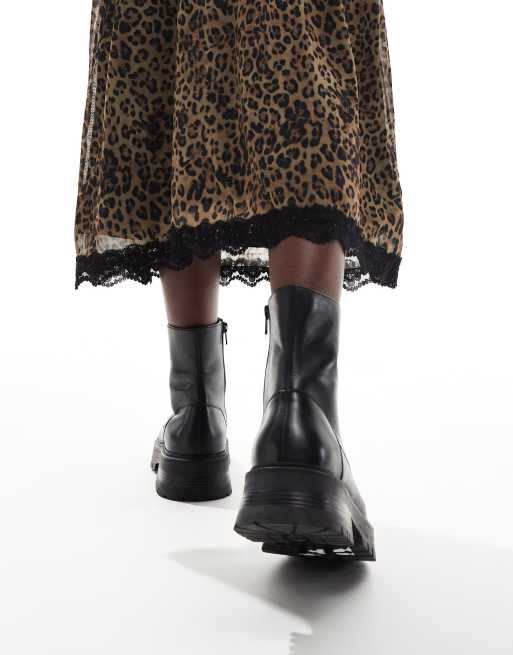 schuh Alicia chunky ankle boots in black leather, 2 of 4