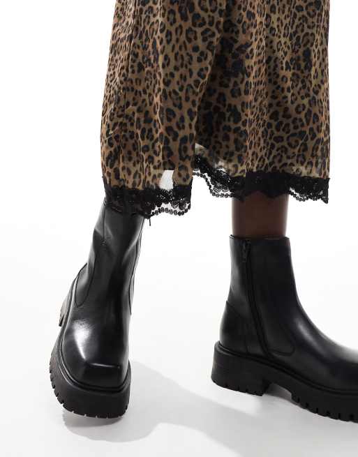 schuh Alicia chunky ankle boots in black leather, 3 of 4