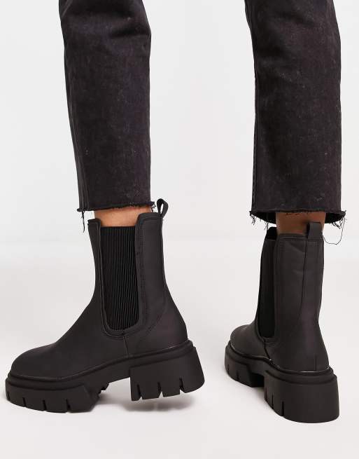 schuh – Amaya – Wadenhohe Stiefel in Schwarz mit zweigeteilter, dicker Sohle , 2 von 4