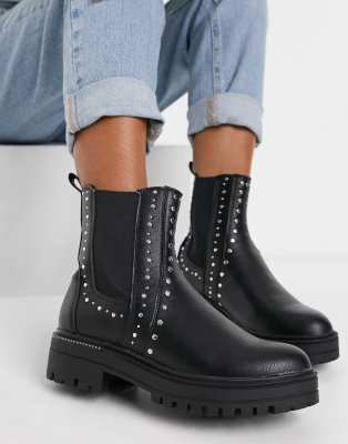 bottines a clou noir