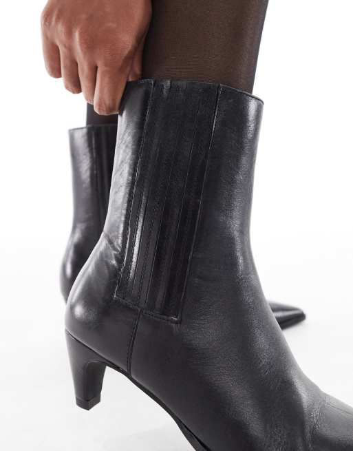 schuh – Betsy – Czarne buty do kostki na średnim obcasie-kaczuszce, 3 z 4