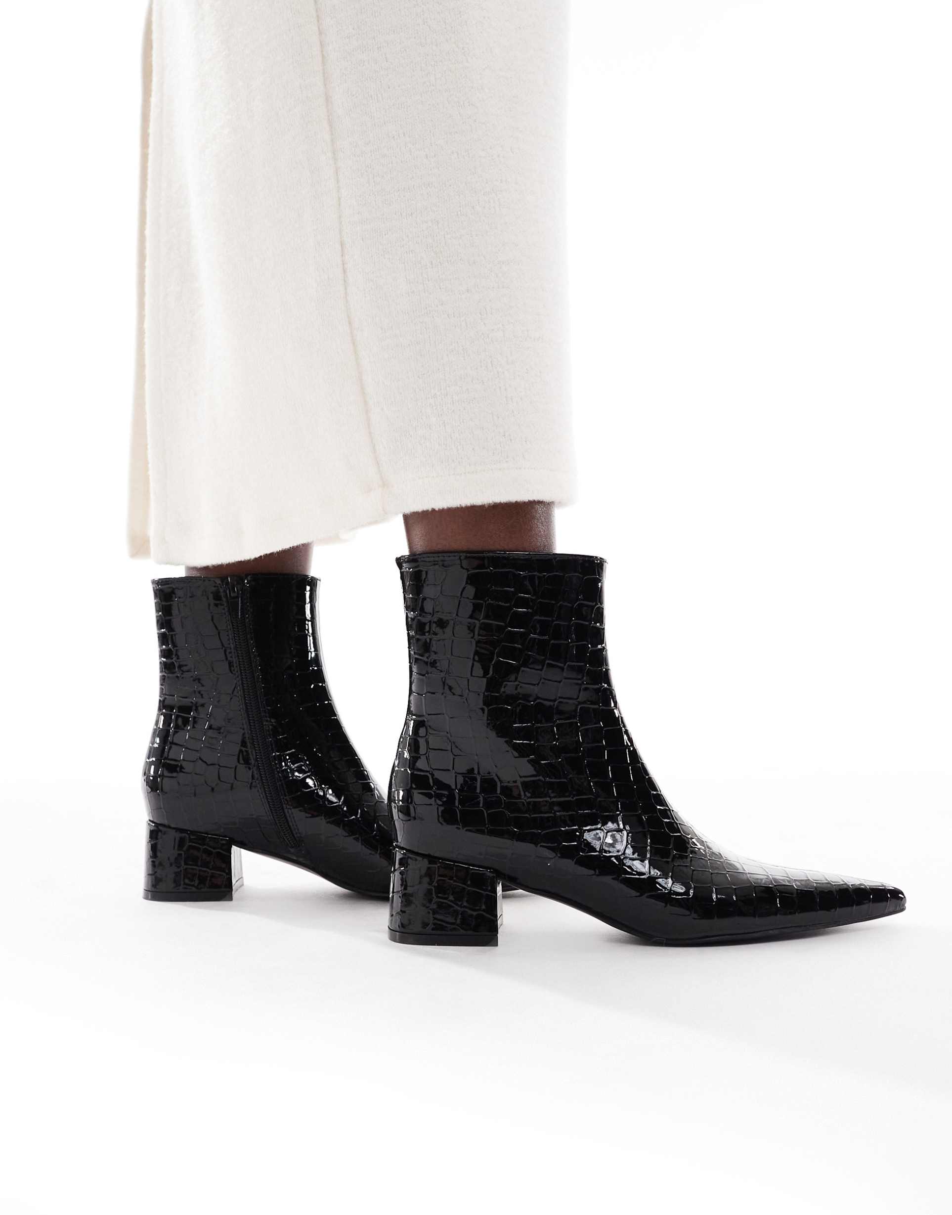 schuh bridget chunky heeled boots in black croc