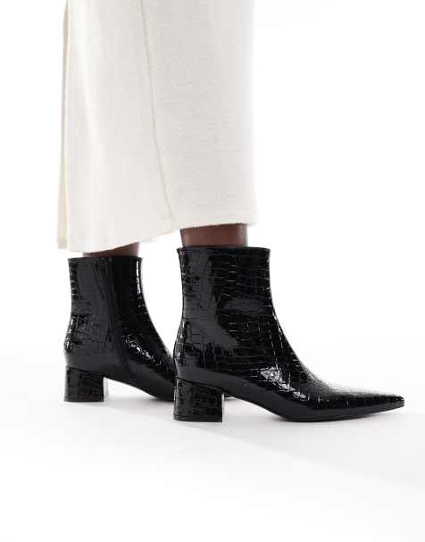 Schuh - Bridget - Sorte støvler med chunky hæl og krokodilletekstur - view 1