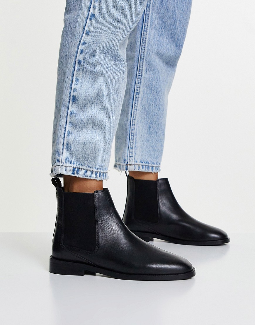 Schuh Christina leather Chelsea boots in black