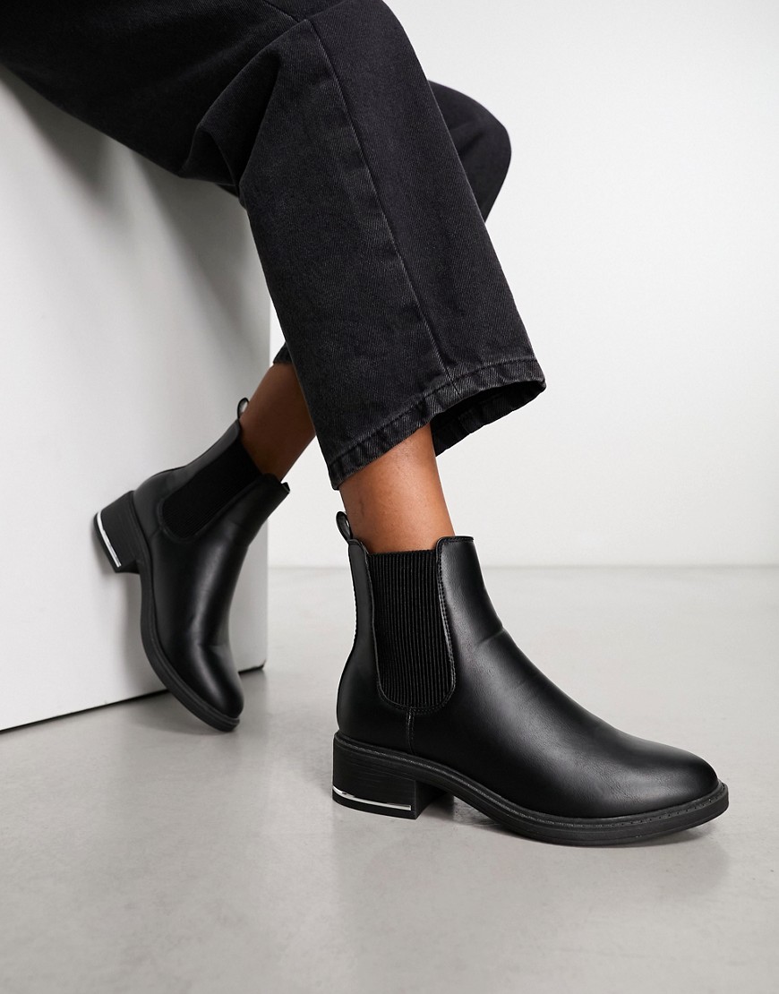 Schuh Colette Chelsea Boots In Black