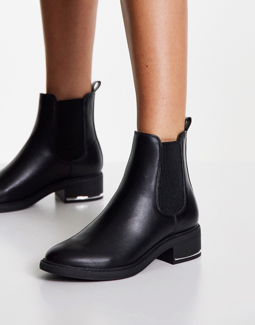 Schuh Colette Chelsea Boots In Black