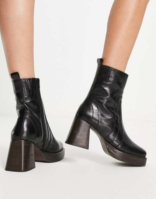 Schuh leather shop boots