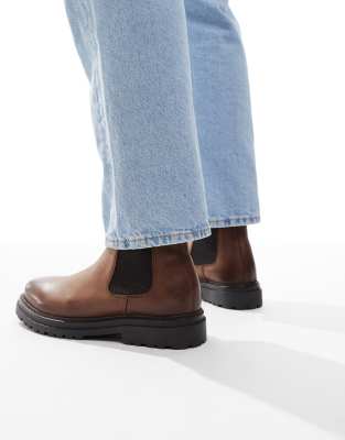 Schuh Dax Chunky Chelsea Boots In Brown
