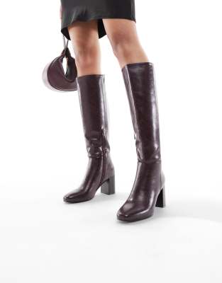 schuh - Devlin - Kniehohe Stiefel in Burgunderrot mit Absatz