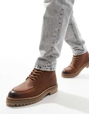 Django chukka boots in tan nubuck-Brown