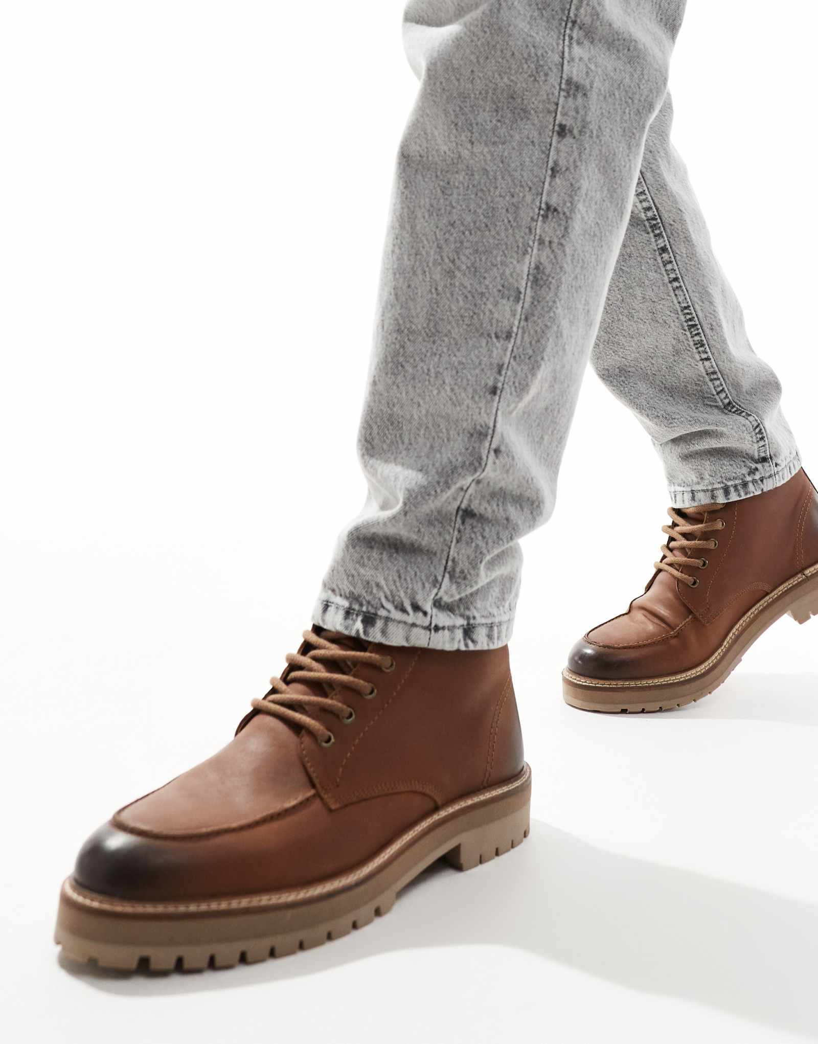 ботинки schuh Django chukka из коричневого нубука