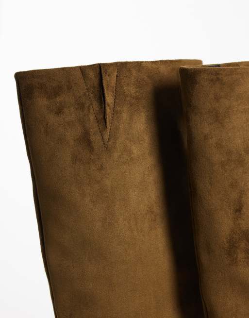 Schuh Dollie faux suede pointed knee boots in khaki, 2 of 4