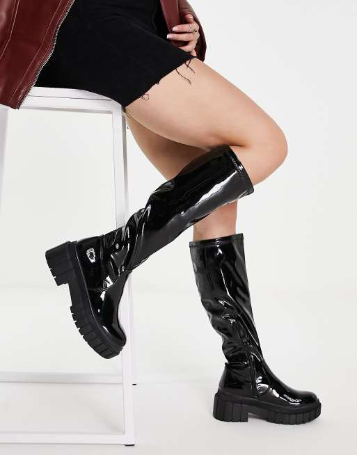 schuh – Dream – Kniehohe Stiefel in Schwarz lackiert mit dicker Sohle