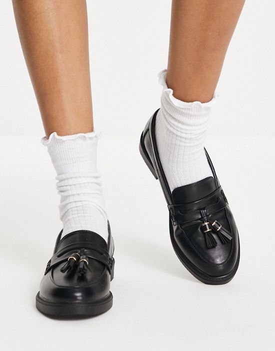 https://images.asos-media.com/products/schuh-lane-loafers-in-black/201906371-3?$n_550w$&wid=550&fit=constrain