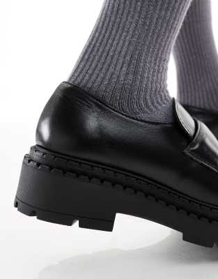 Schuh Lawson Chunky Loafers In Black