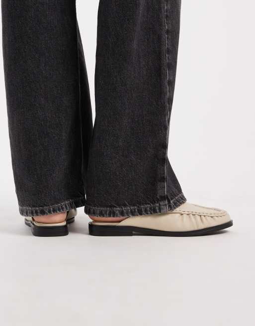 Schuh Leeds rouched mule loafer in white leather, 4 of 4