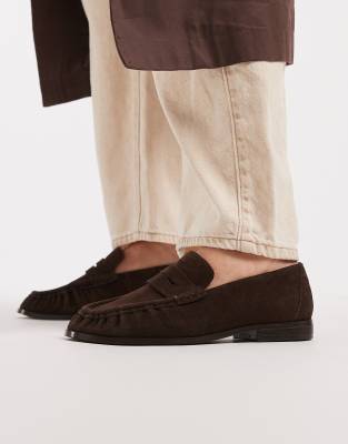 Schuh Lewis Rouched Loafers In Brown