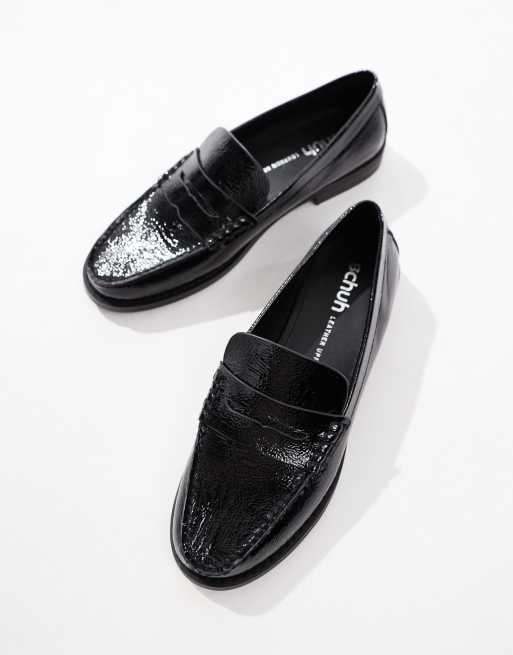 schuh Lillian penny loafers in black crinkle leather, 4 of 4
