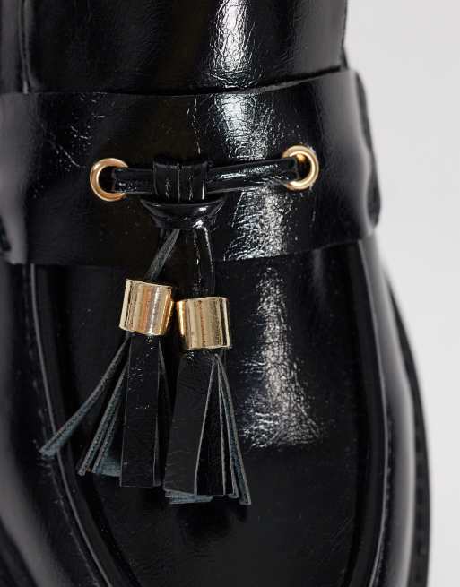 Schuh Livvy chunky tassel loafers black patent, 2 of 4