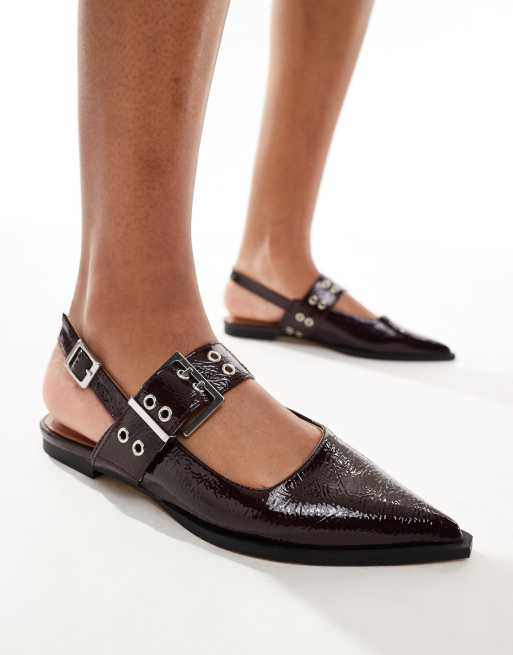 Schuh – Lorellea – Flache Schuhe in Weinrot mit Fersenriemen und Schnallendetail
