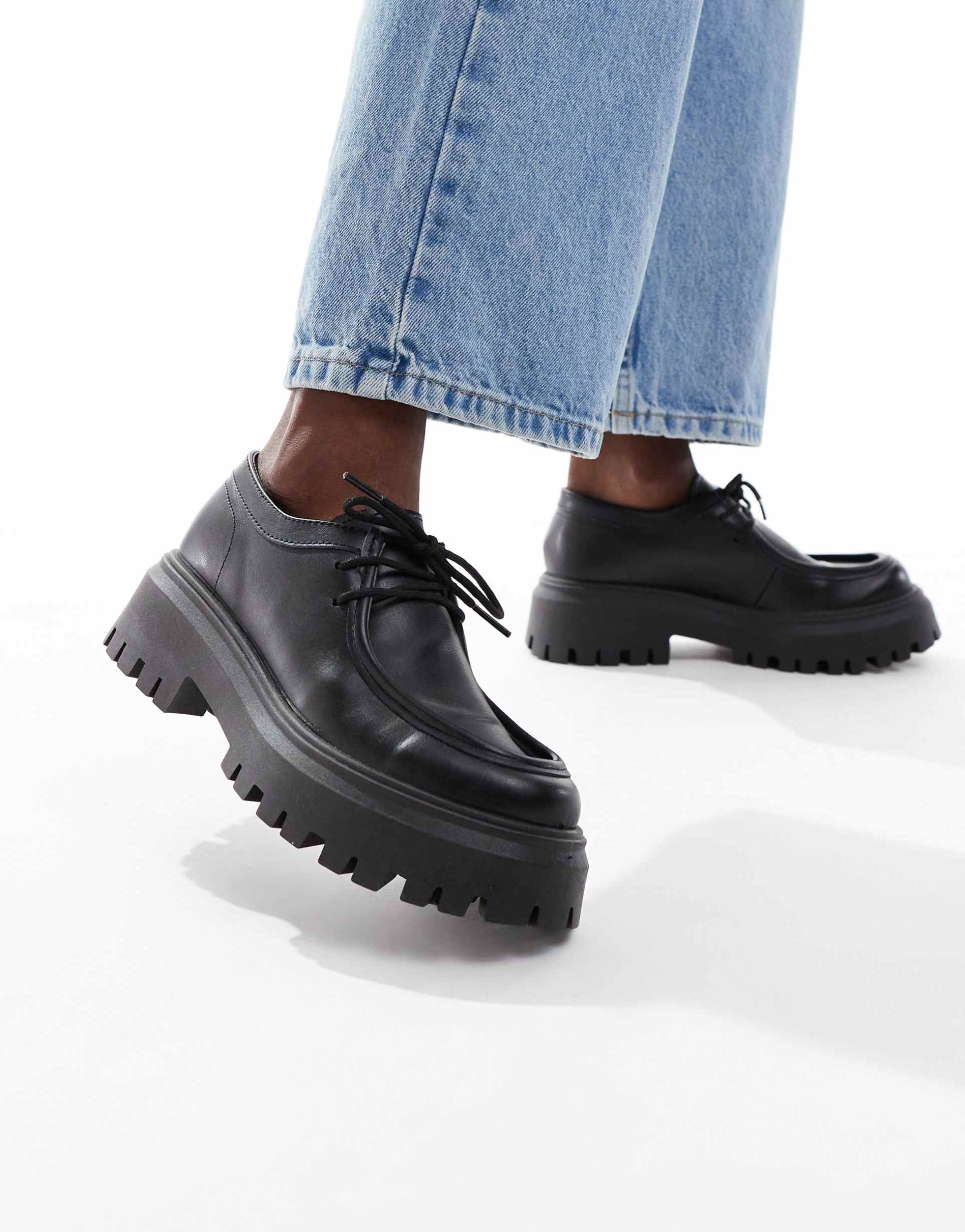 schuh lyrica chunky lace up shoes in black leather