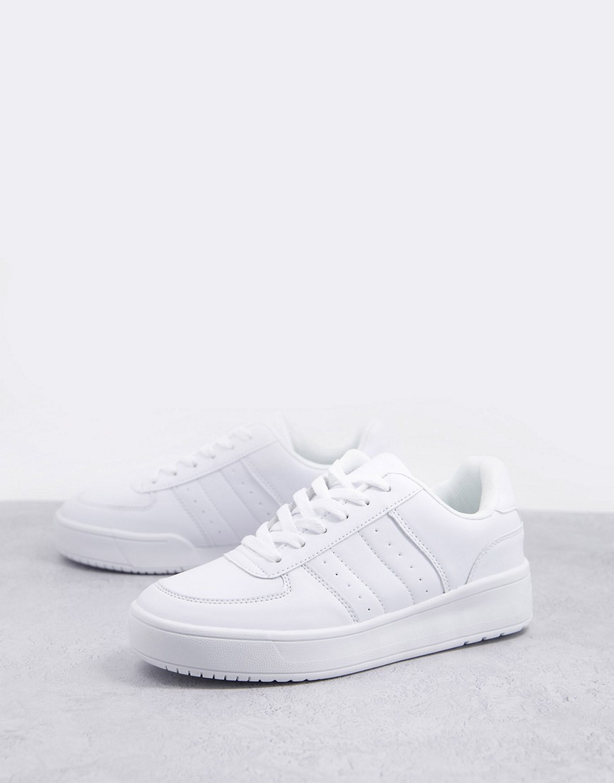 Schuh Magnet lace up trainers in white