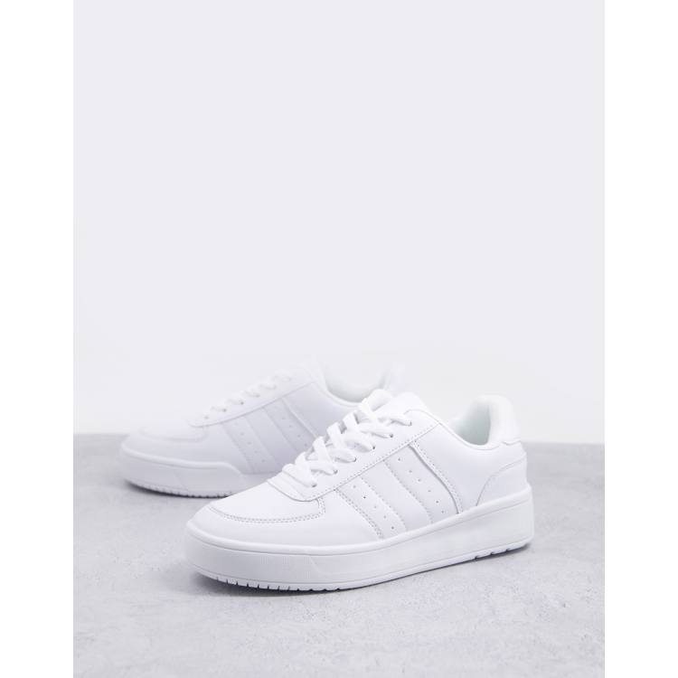 Magnett store white shoes