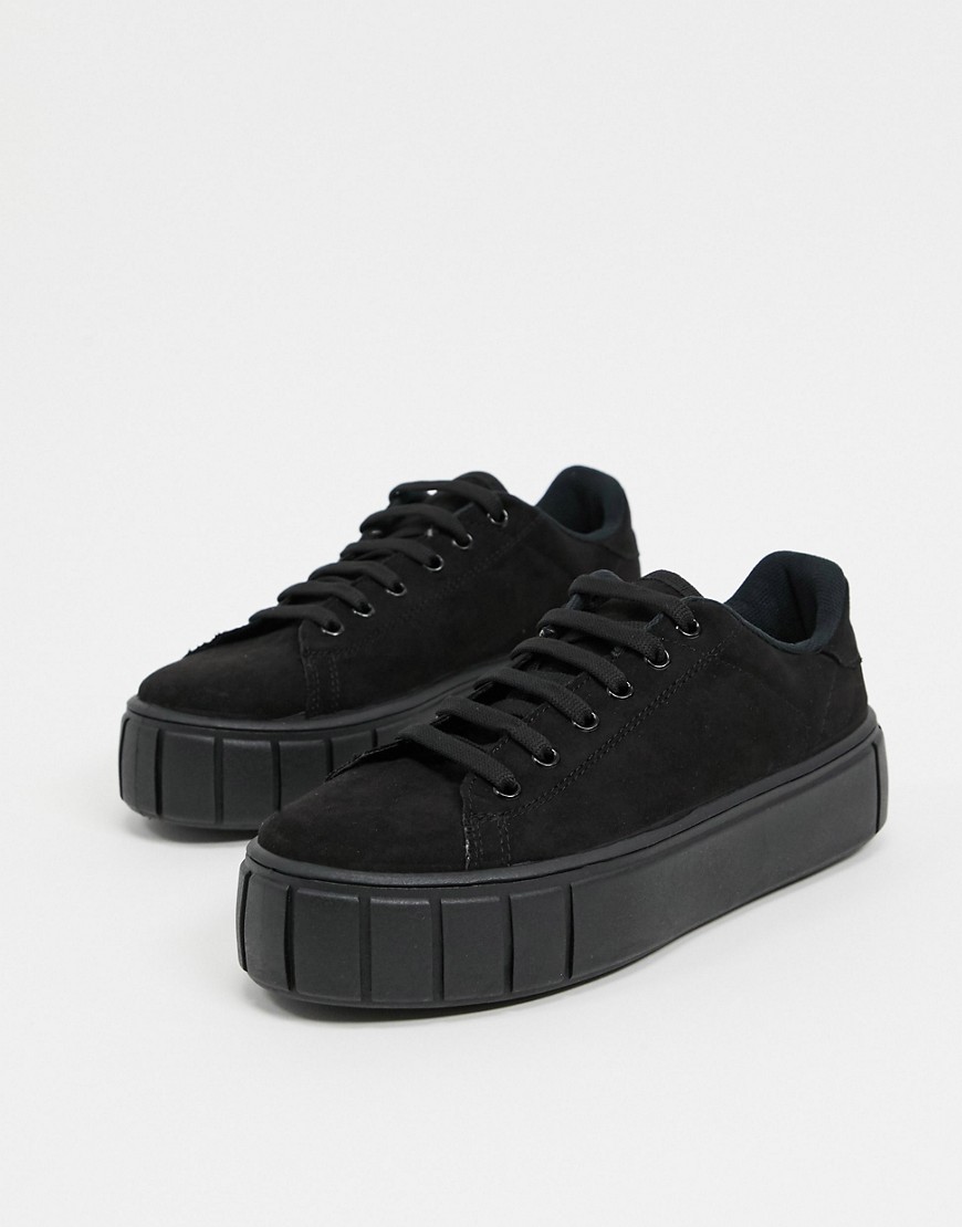 Schuh Mavis - Sneakers met veters en plateauzool in zwart