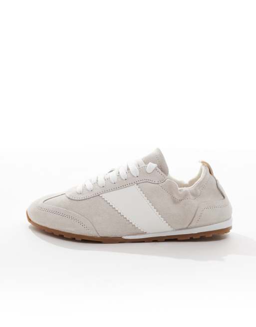 schuh Meredith sneakers in beige suede, 2 of 5