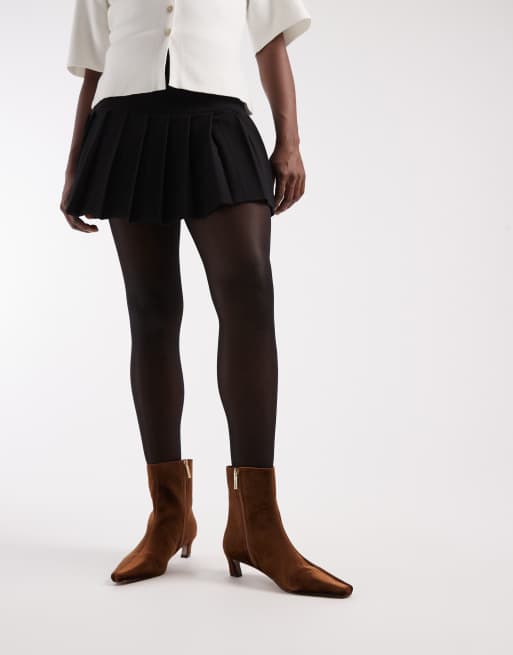 Schuh – Mittelhohe Ankle Boots aus braunem Samt mit Kitten Heel, 2 von 4
