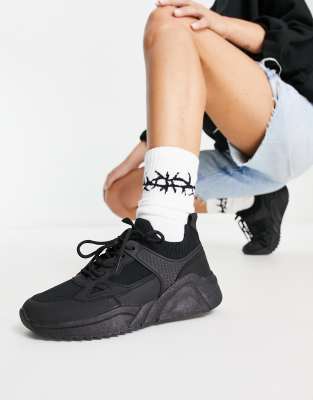 Nava sneakers in black