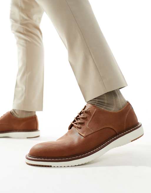 schuh - Pippin - Schoenen met veters en contrasterende zool in lichtbruin