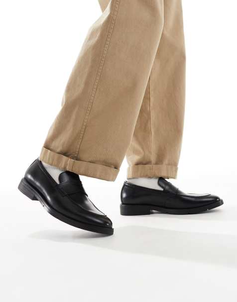 schuh Rogan classic loafers in black - view 1