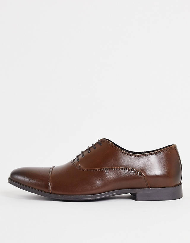 Schuh - rome toe cap shoes in brown leather
