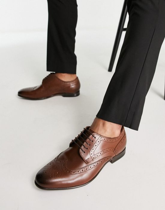 https://images.asos-media.com/products/schuh-rowen-brogues-in-brown-leather/201639240-2?$n_550w$&wid=550&fit=constrain