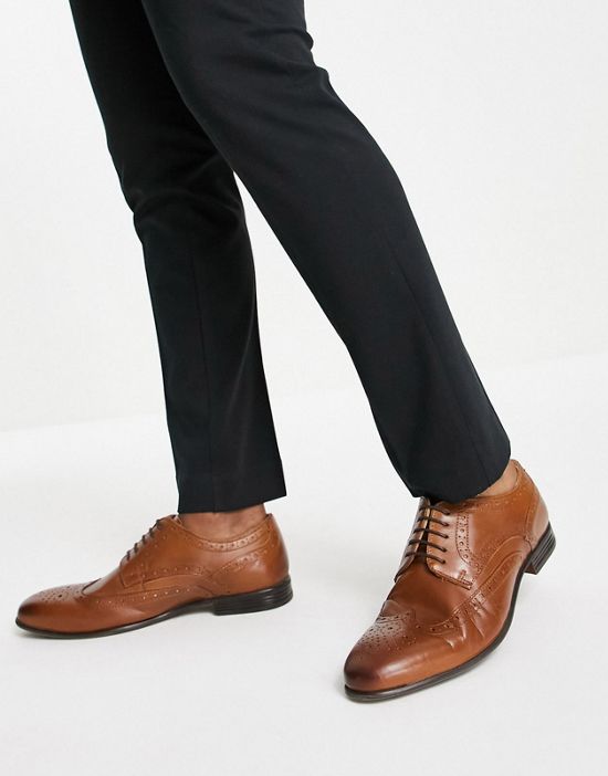 https://images.asos-media.com/products/schuh-rowen-brogues-in-tan-leather/201640121-4?$n_550w$&wid=550&fit=constrain