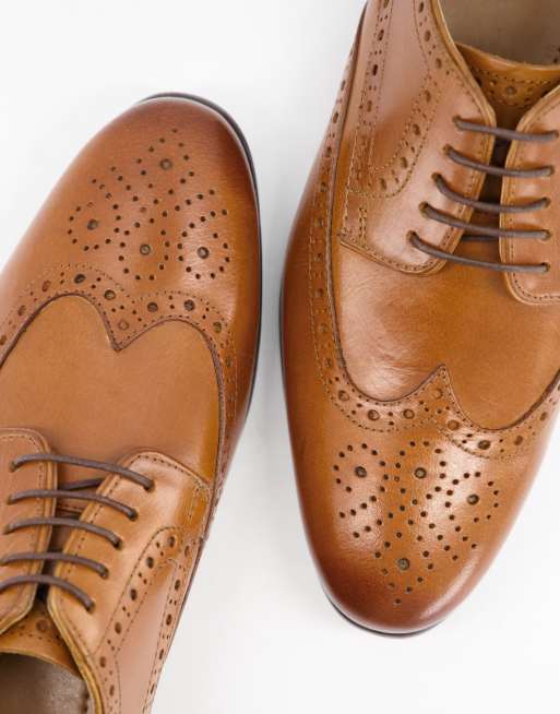 schuh Rowen brogues in tan leather, 3 of 4
