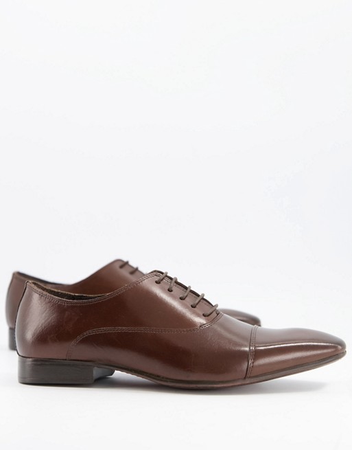 schuh russel toe cap shoes in brown leather