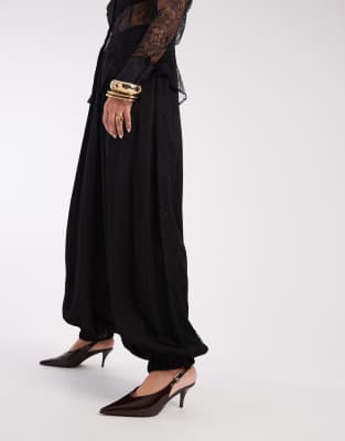 Schuh Sage Slingback Kitten Heels In Brown