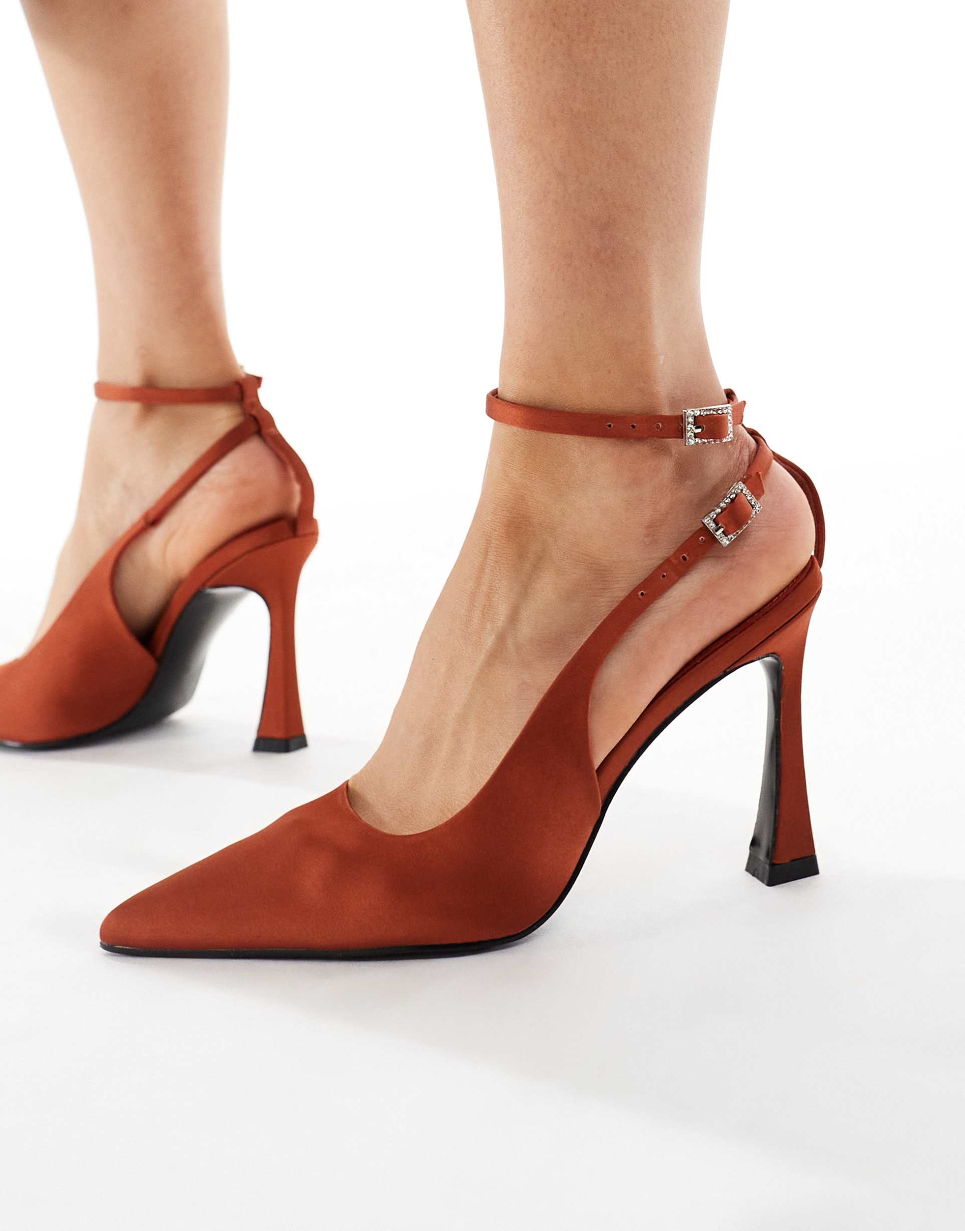 schuh sunday heeled pumps in orange satin