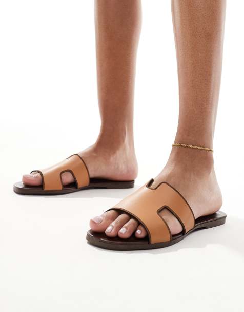 schuh - Tandra - Platte leren sandalen in bruin - view 1