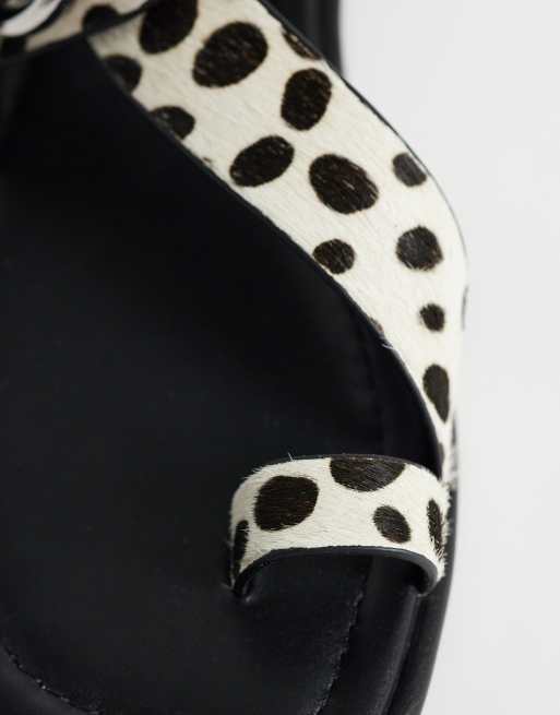 schuh Tanvi toe loop sandals with ankle straps and buckle detailing in animal-print pony, 3 of 4