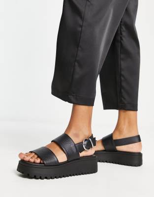 schuh tonya flatform toe thong sandals in black