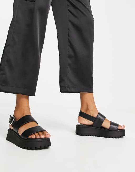 schuh tonya flatform toe thong sandals in black