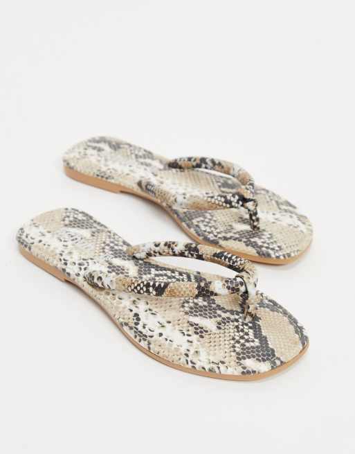 schuh – Tassy – Skórzane klapki z kwadratowymi noskami i wężowym wzorem