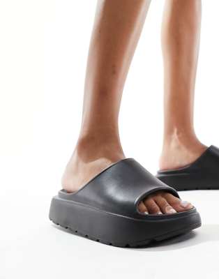 Schuh Tatia Slides In Black