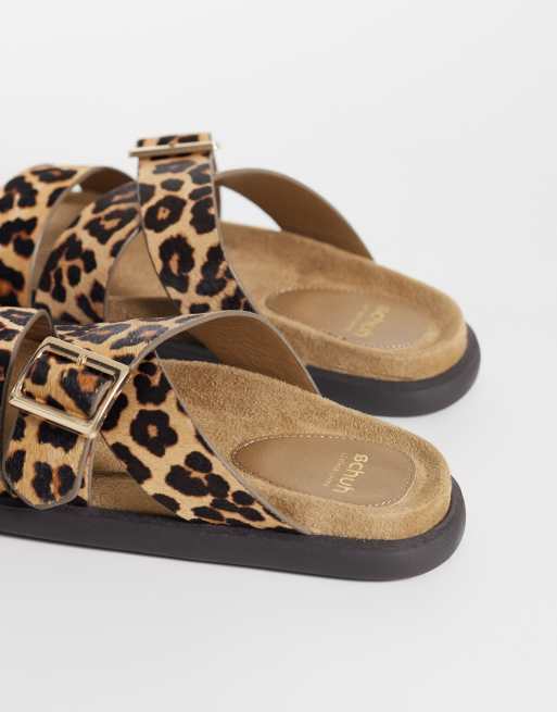 schuh – Tear – Flache Sandalen mit Ponyfell-Struktur, überkreuztem Design und Schnalle, 4 von 4