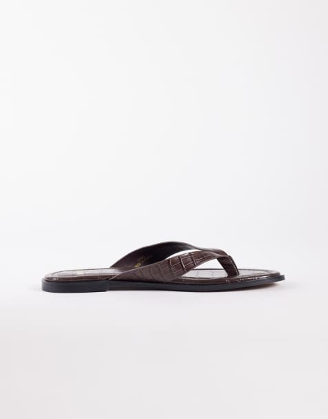 Schuh – Thailand – Klapki japonki z motywem skóry krokodyla w czekoladowym kolorze - view 1