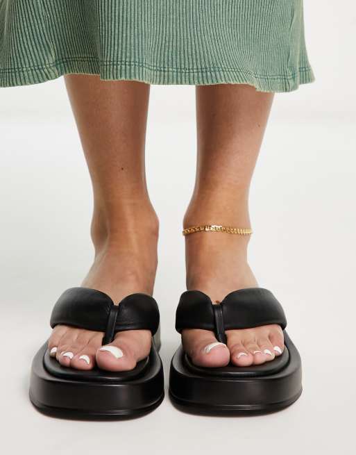 schuh Tonya flatform toe thong sandals in black leather