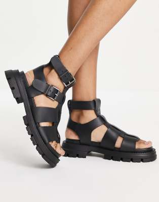 Sandali da pescatore: quali sono i fisherman sandals più cool dell